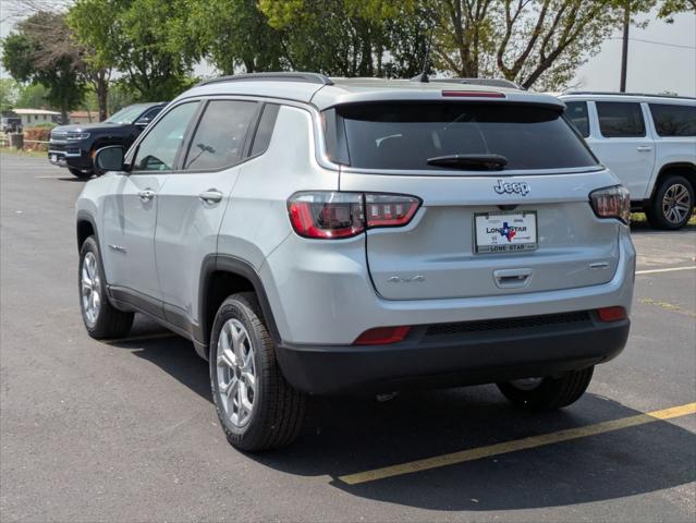 2025 Jeep Compass COMPASS LATITUDE 4X4