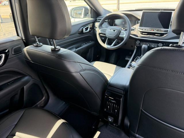2025 Jeep Compass COMPASS LIMITED 4X4