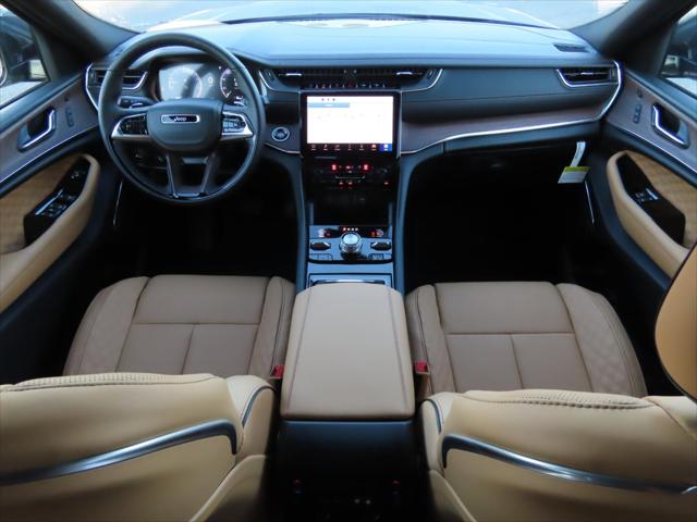 2025 Jeep Grand Cherokee GRAND CHEROKEE SUMMIT 4X4