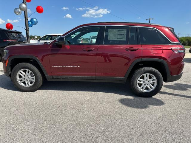2025 Jeep Grand Cherokee GRAND CHEROKEE LAREDO 4X2