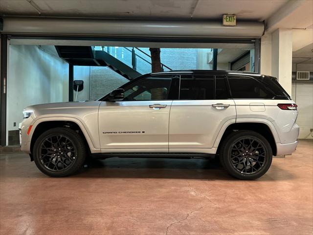 2025 Jeep Grand Cherokee GRAND CHEROKEE SUMMIT RESERVE 4X4