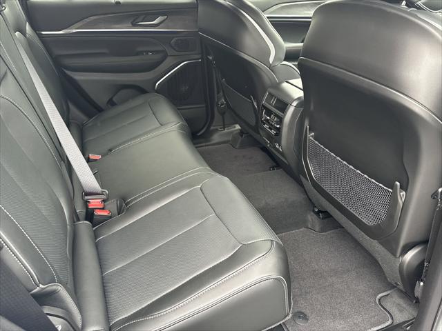 2025 Jeep Grand Cherokee GRAND CHEROKEE OVERLAND 4X4