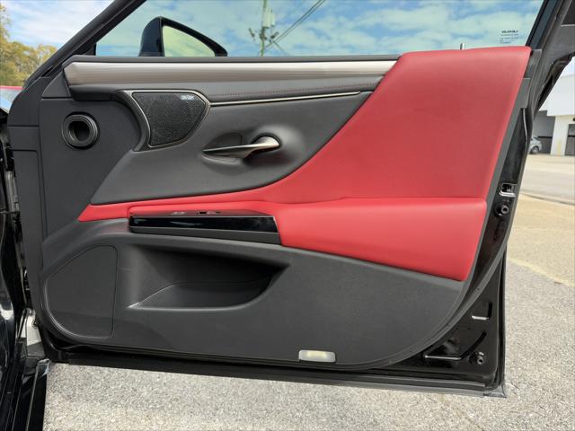 2024 Lexus ES 350 F SPORT Handling