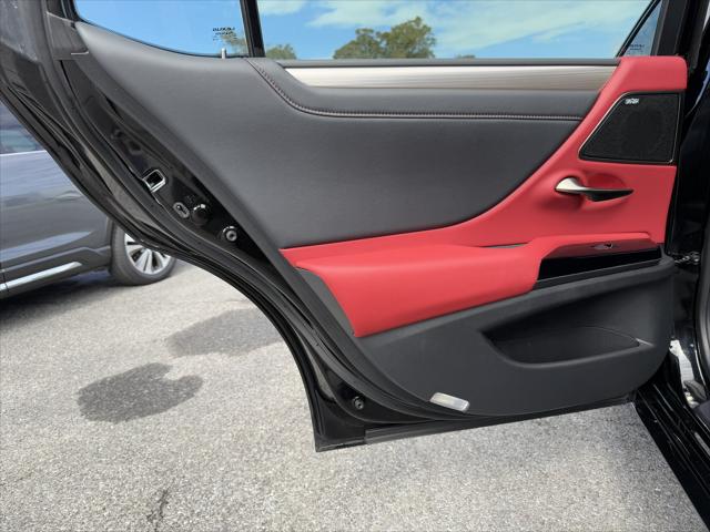 2024 Lexus ES 350 F SPORT Handling
