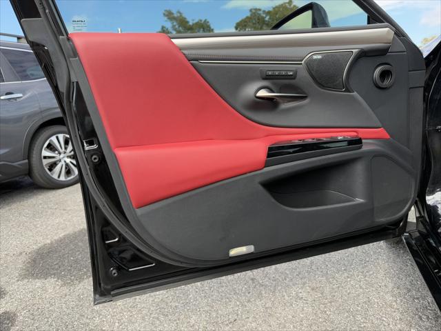 2024 Lexus ES 350 F SPORT Handling