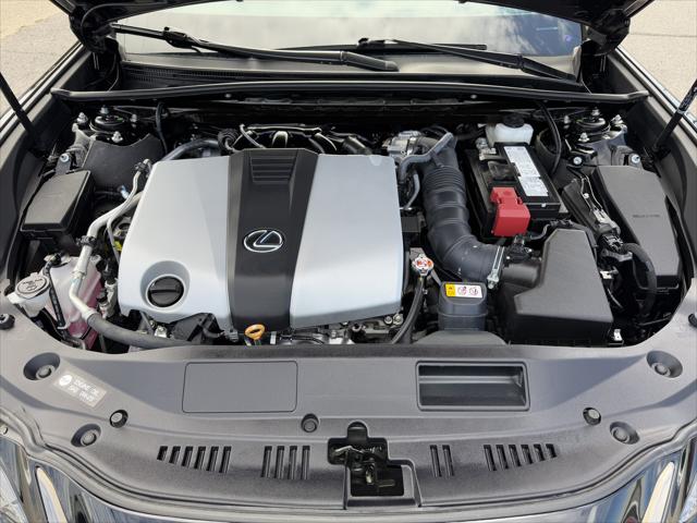 2024 Lexus ES 350 F SPORT Handling
