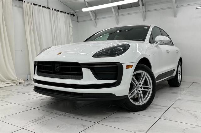 2024 Porsche Macan Base (PDK)