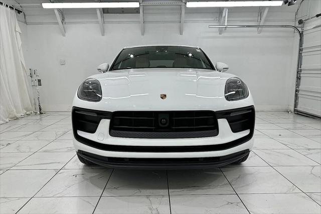 2024 Porsche Macan Base (PDK)