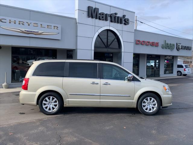 2012 Chrysler Town and Country Touring-L