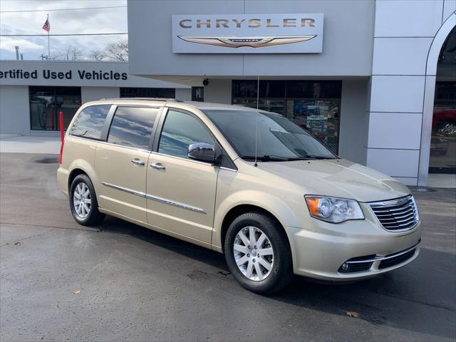 2012 Chrysler Town and Country Touring-L