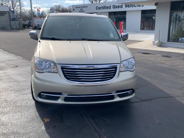 2012 Chrysler Town and Country Touring-L