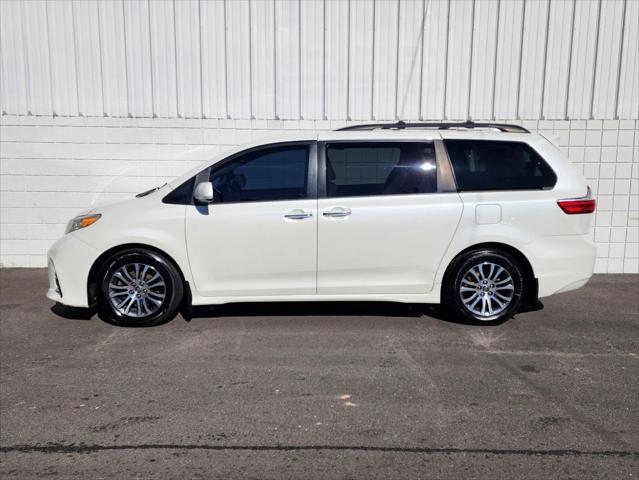 2018 Toyota Sienna XLE 8 Passenger