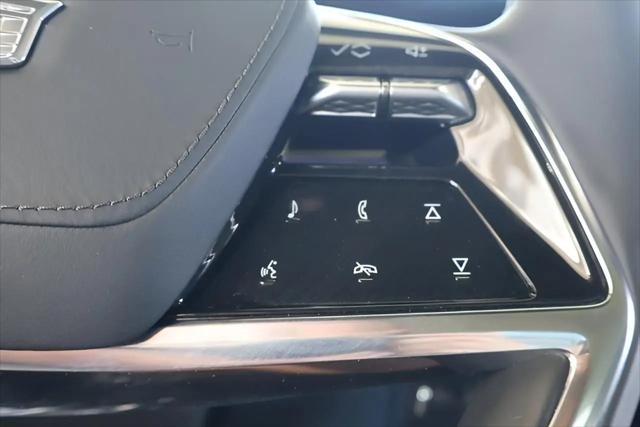 2025 Cadillac Escalade Luxury 2