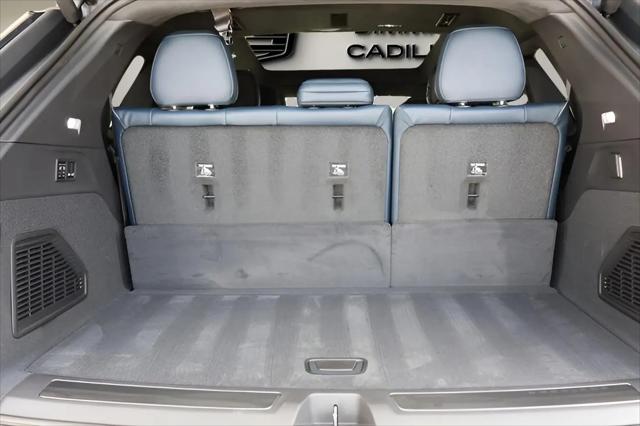 2025 Cadillac Escalade Luxury 2