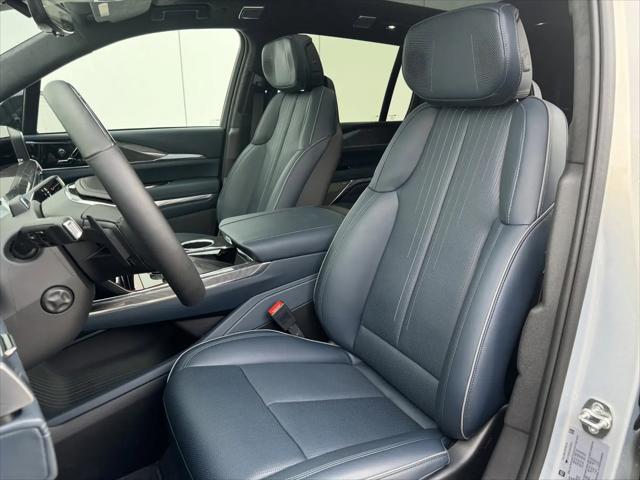 2025 Cadillac Escalade Sport 2