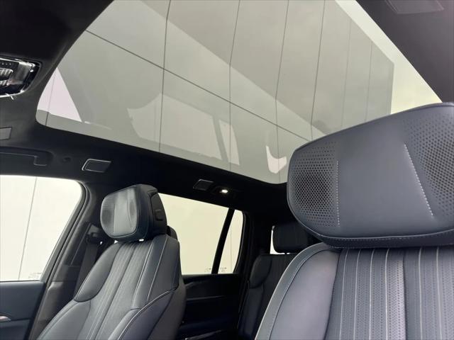 2025 Cadillac Escalade Sport 2