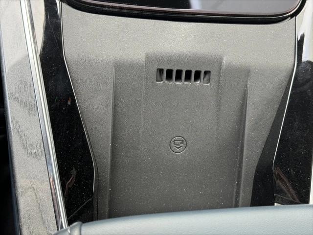2025 Cadillac Escalade Sport 2