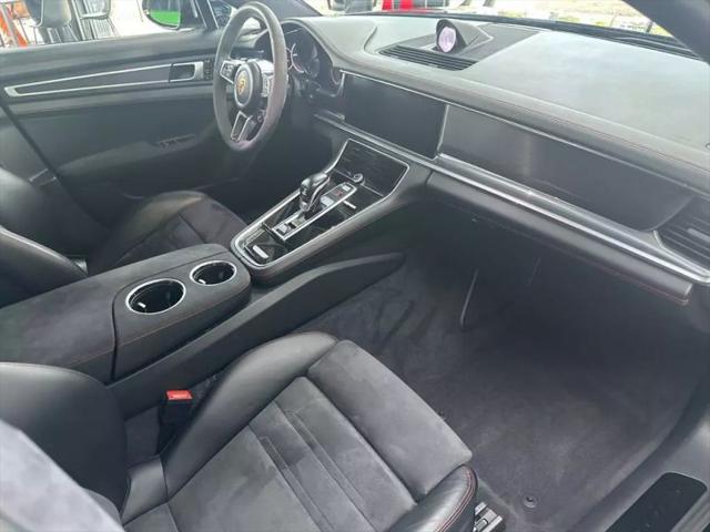 2020 Porsche Panamera GTS