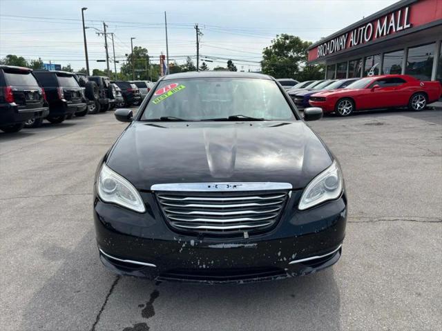 2013 Chrysler 200 Touring
