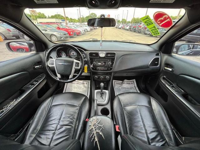 2013 Chrysler 200 Touring