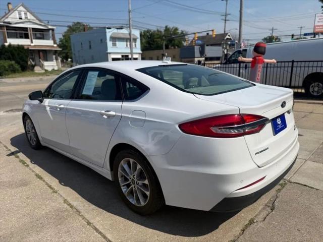 2020 Ford Fusion SE