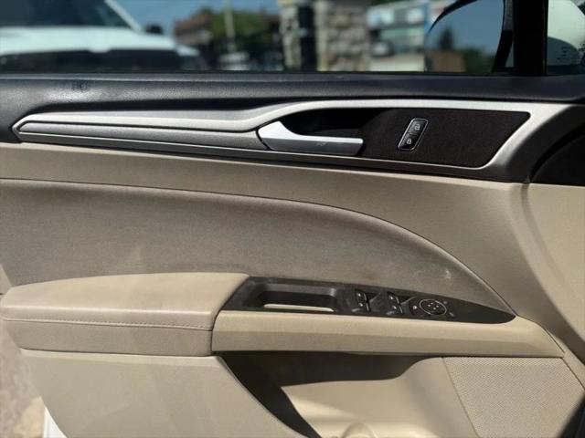 2020 Ford Fusion SE