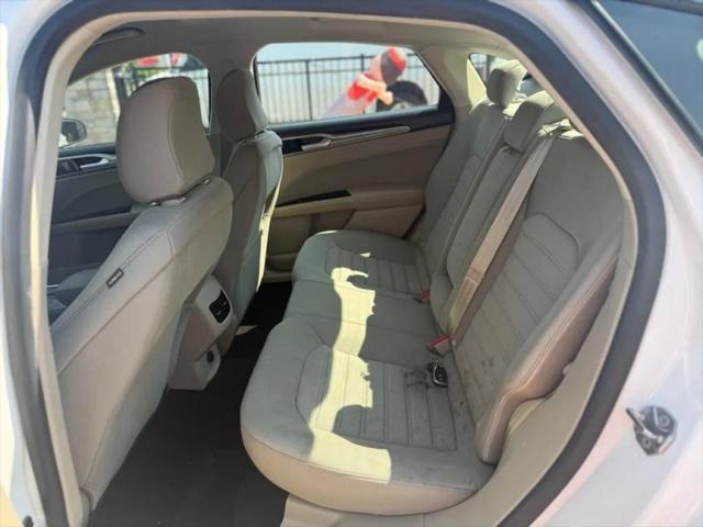 2020 Ford Fusion SE