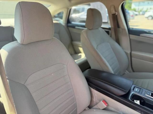 2020 Ford Fusion SE