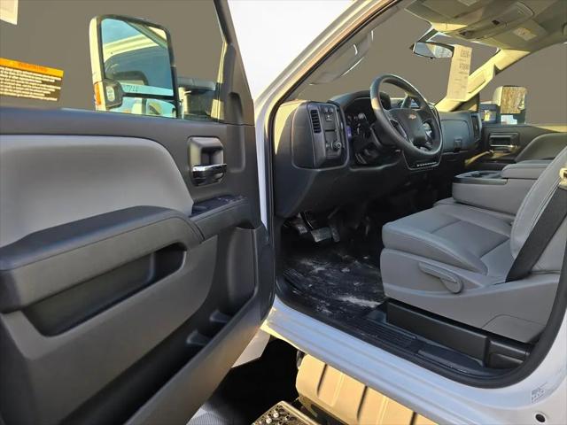 2024 Chevrolet Silverado 6500HD 1WT