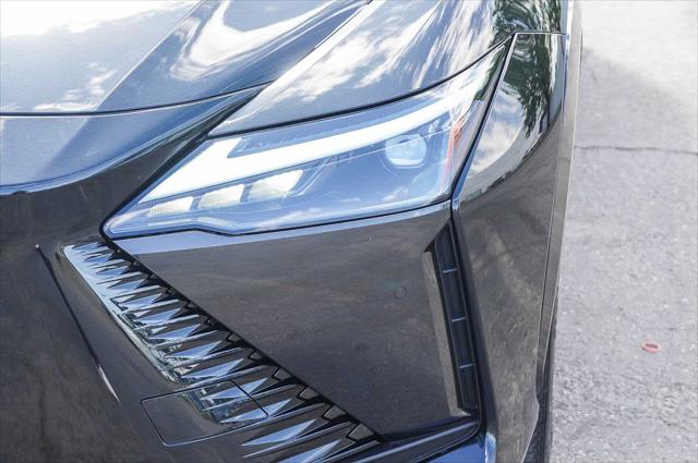 2025 Lexus 300 Premium