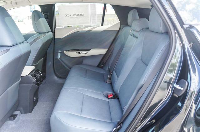 2025 Lexus 300 Premium