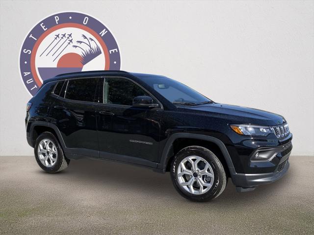 2025 Jeep Compass COMPASS LATITUDE 4X4