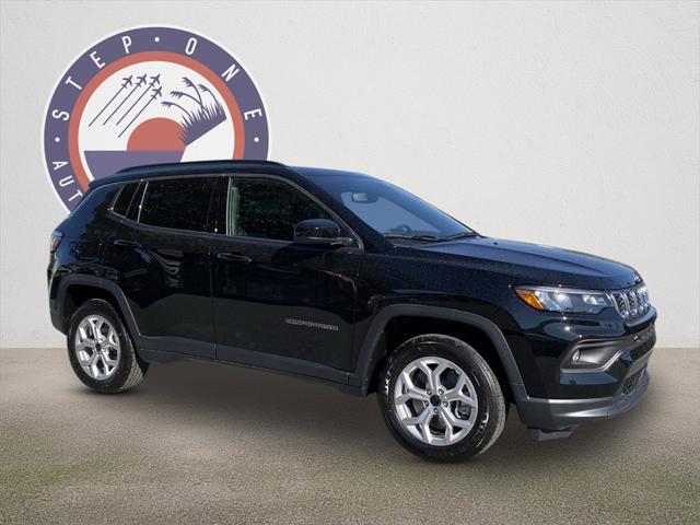 2025 Jeep Compass COMPASS LATITUDE 4X4