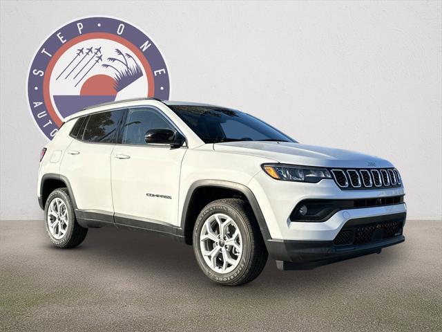 2025 Jeep Compass COMPASS LATITUDE 4X4