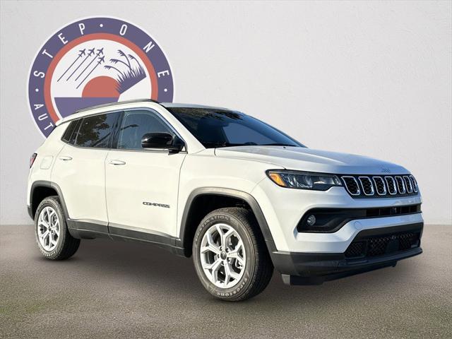 2025 Jeep Compass COMPASS LATITUDE 4X4