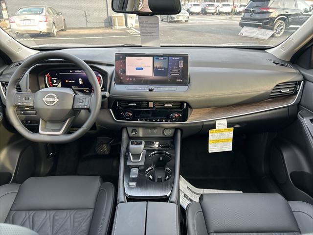 2025 Nissan Rogue Platinum FWD