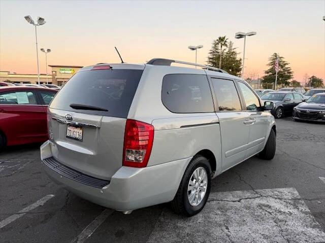 2012 Kia Sedona LX