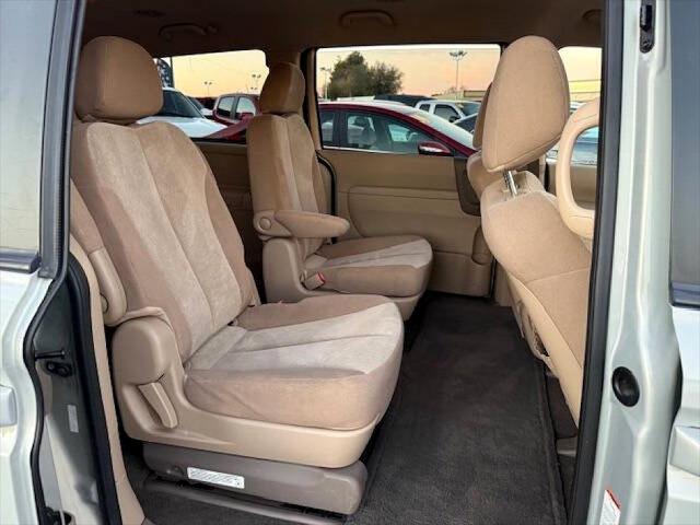 2012 Kia Sedona LX