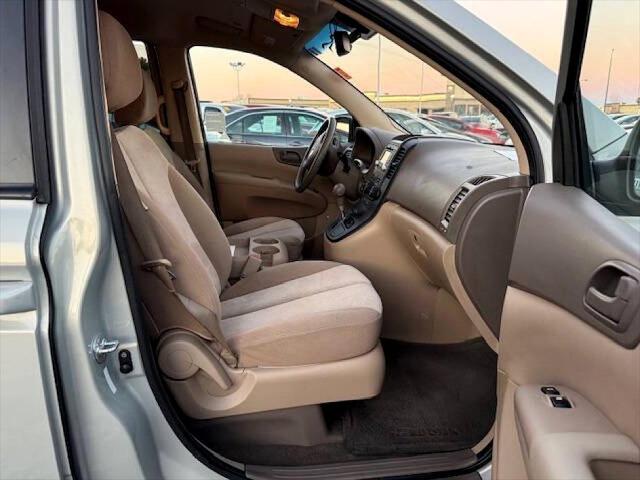 2012 Kia Sedona LX