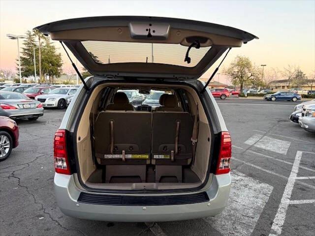 2012 Kia Sedona LX