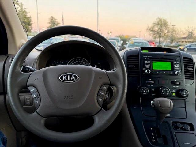 2012 Kia Sedona LX
