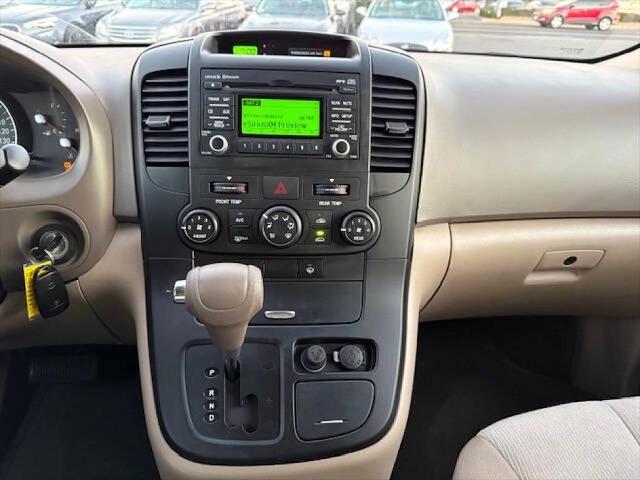 2012 Kia Sedona LX