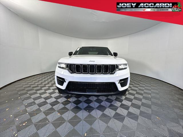 2025 Jeep Grand Cherokee GRAND CHEROKEE LAREDO 4X2
