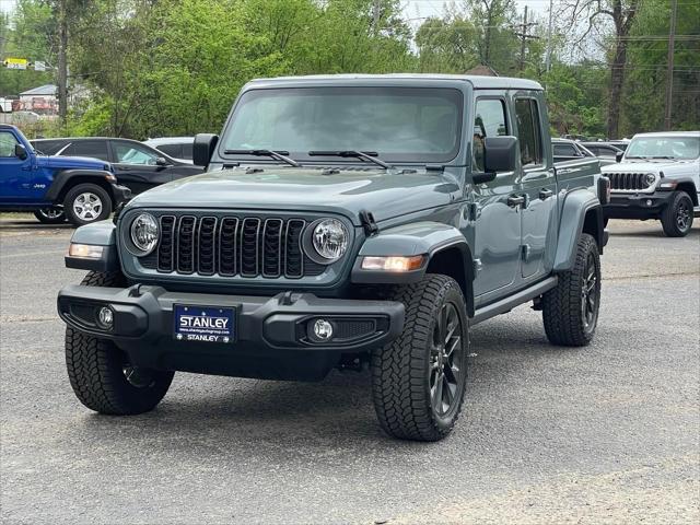 2025 Jeep Gladiator GLADIATOR NIGHTHAWK 4X4