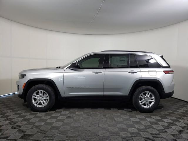 2025 Jeep Grand Cherokee GRAND CHEROKEE LAREDO 4X2