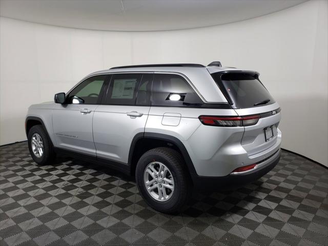 2025 Jeep Grand Cherokee GRAND CHEROKEE LAREDO 4X2
