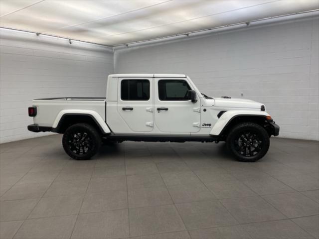 2025 Jeep Gladiator GLADIATOR NIGHTHAWK 4X4