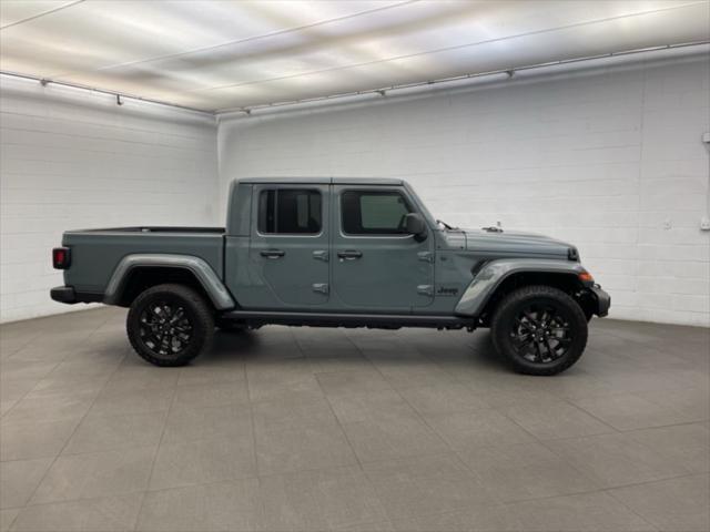 2025 Jeep Gladiator GLADIATOR NIGHTHAWK 4X4