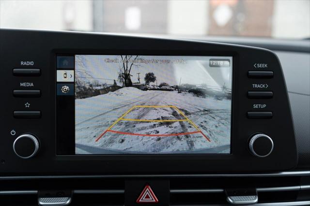 Elantra Essential
