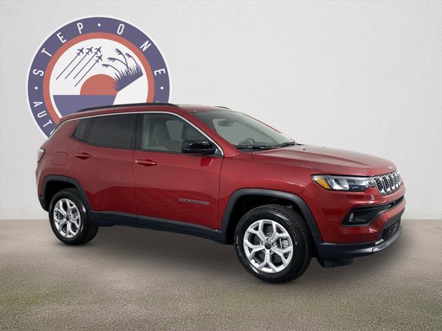 2025 Jeep Compass COMPASS LATITUDE 4X4